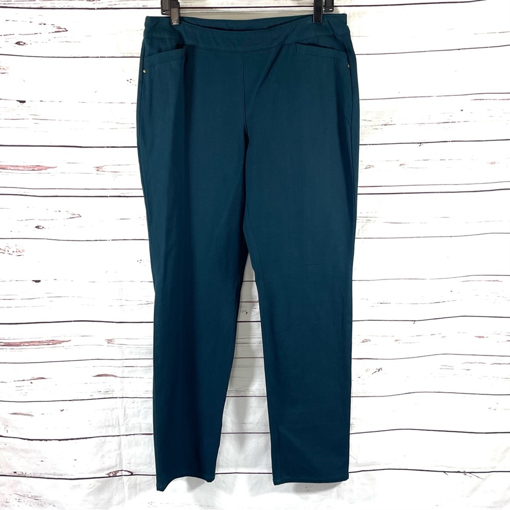 Chico’s The So Slimming Madison Pants Size 1.5 US 10 Green Stretch.